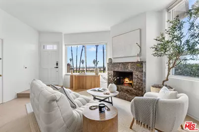118 Wadsworth Ave #1, Santa Monica, CA 90405 - Photo 1
