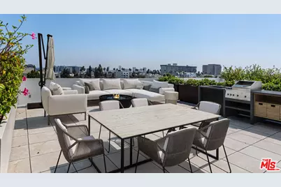 425 N Palm Dr #401, Beverly Hills, CA 90210 - Photo 1