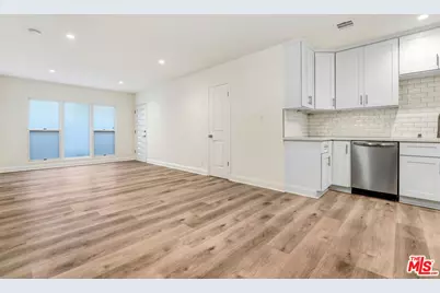 337 N Oakhurst Dr #1, Beverly Hills, CA 90210 - Photo 1