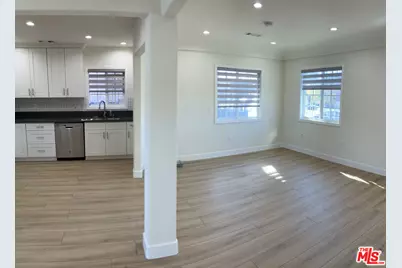 1270 S Bronson Ave, Los Angeles, CA 90019 - Photo 1