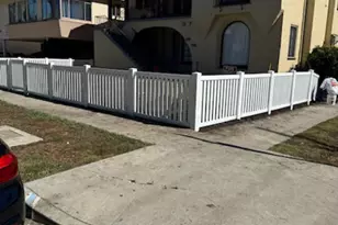 1068 S Wooster St, Los Angeles, CA 90035 - Photo 1