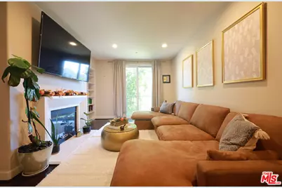 14412 Killion St #303, Sherman Oaks, CA 91401 - Photo 1