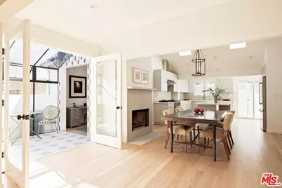 825 Coeur D Alene Ave, Venice, CA 90291 - Photo 1