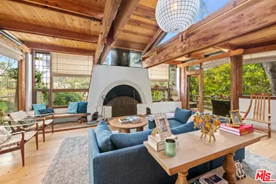 516 Latimer Rd, Santa Monica, CA 90402 - Photo 1