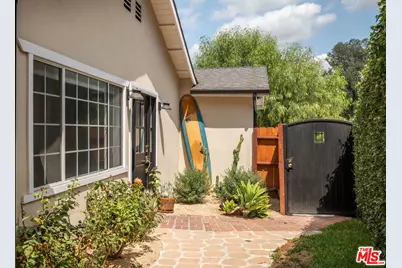 5239 San Feliciano Dr, Woodland Hills, CA 91364 - Photo 1