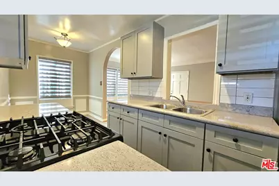 1022 S Norton Ave #A, Los Angeles, CA 90019 - Photo 1