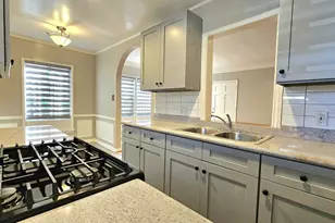 1022 S Norton Ave, Los Angeles, CA 90019 - Photo 1