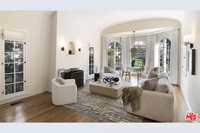 131 S Martel Ave, Los Angeles, CA 90036 - Photo 1