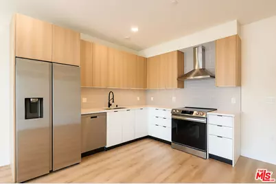 5813 Lexington Ave #202, Los Angeles, CA 90038 - Photo 1