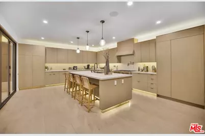 7212 Mulholland Dr, Los Angeles, CA 90068 - Photo 1