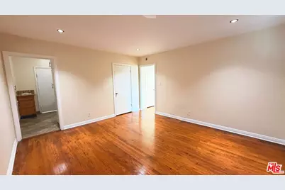 626 E Fairview Blvd #4, Inglewood, CA 90302 - Photo 1