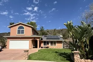 729 Kenmore Cir, Newbury Park, CA 91320 - Photo 1