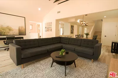 9042 Phyllis Ave #A, West Hollywood, CA 90069 - Photo 1