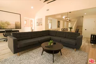 9042 Phyllis Ave, West Hollywood, CA 90069 - Photo 1