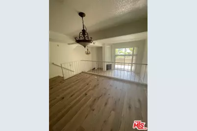 4305 Redwood Ave #10, Marina del Rey, CA 90292 - Photo 1