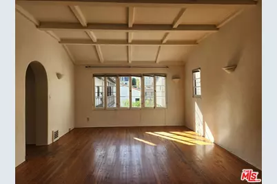 438 S Cochran Ave #108, Los Angeles, CA 90036 - Photo 1