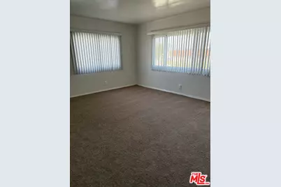 818 E Nutwood St #818 1/4, Inglewood, CA 90301 - Photo 1