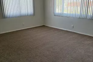 818 E Nutwood St #818 1/4, Inglewood, CA 90301 - Photo 1