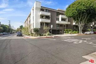 911 N Kings Rd, West Hollywood, CA 90069 - Photo 1