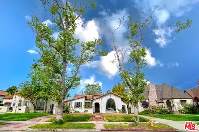 147 S Poinsettia Pl, Los Angeles, CA 90036 - Photo 1