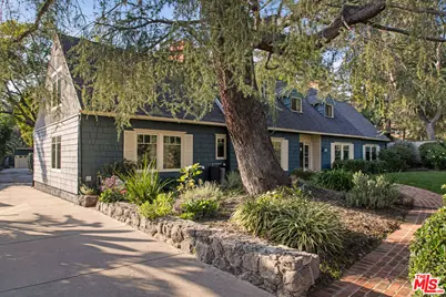 2555 N Altadena Dr, Altadena, CA 91001 - Photo 1