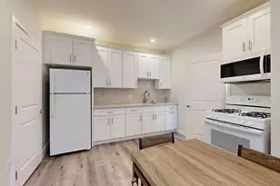 7051 White Oak Ave, Reseda, CA 91335 - Photo 1