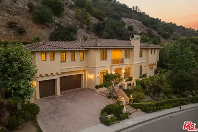 3697 Benedict Canyon Ln, Sherman Oaks, CA 91423 - Photo 1