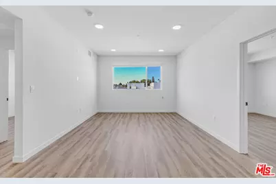 10824 Blix St #407, Toluca Lake, CA 91602 - Photo 1