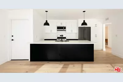 2811 3rd St #3, Santa Monica, CA 90405 - Photo 1