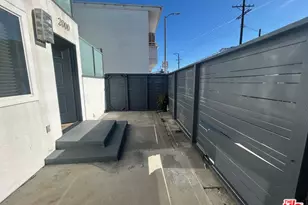 2000 Pacific Ave, Venice, CA 90291 - Photo 1