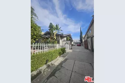 812 S Gramercy Dr, Los Angeles, CA 90005 - Photo 1