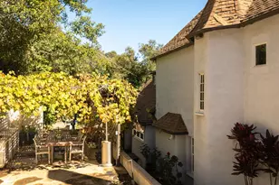 2829 N Beachwood Dr, Los Angeles, CA 90068 - Photo 1