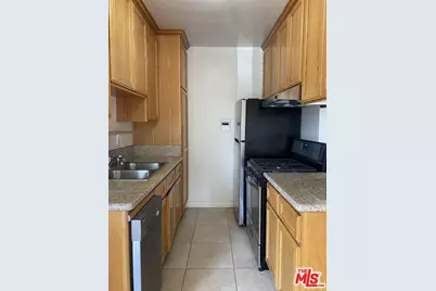 1552 Brockton Ave #6, Los Angeles, CA 90025 - Photo 1