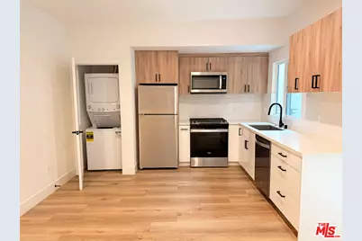 914 7th St #9, Santa Monica, CA 90403 - Photo 1