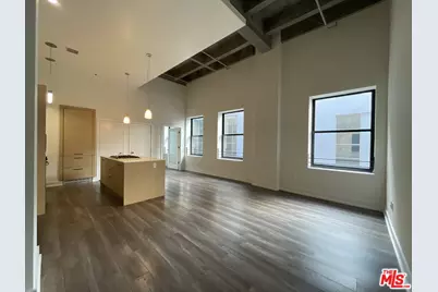 727 W 7th St #303, Los Angeles, CA 90017 - Photo 1