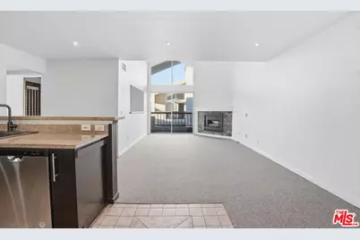 5530 Owensmouth Ave #314, Woodland Hills, CA 91367 - Photo 1