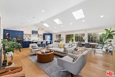 9418 S 10th Ave, Inglewood, CA 90305 - Photo 1