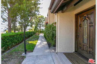 9520 Via Tivoli, Burbank, CA 91504 - Photo 1