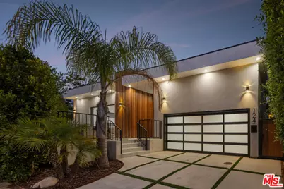 124 S Saltair Ave, Los Angeles, CA 90049 - Photo 1