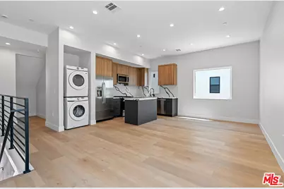 4714 W 17th St, Los Angeles, CA 90019 - Photo 1