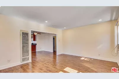 851 W 41st Dr, Los Angeles, CA 90037 - Photo 1