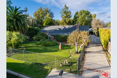 19043 Keswick St, Reseda, CA 91335 - Photo 1