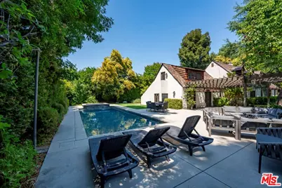 23057 Sylvan St, Woodland Hills, CA 91367 - Photo 1