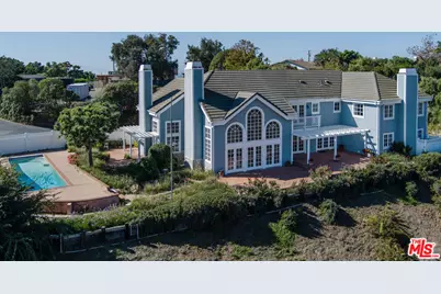 6080 Merritt Dr, Malibu, CA 90265 - Photo 1