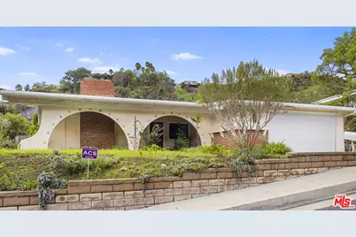 1295 El Hito Cir, Pacific Palisades, CA 90272 - Photo 1