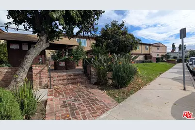 7300 Lennox Ave #J15, Van Nuys, CA 91405 - Photo 1
