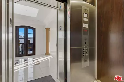 462 S Maple Dr #Ph, Beverly Hills, CA 90212 - Photo 1