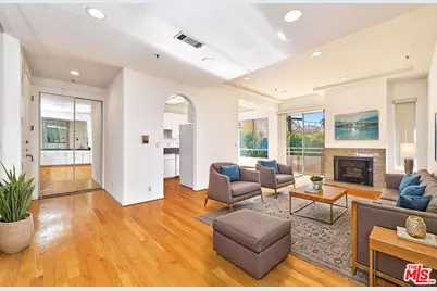 5050 Maplewood Ave #206, Los Angeles, CA 90004 - Photo 1