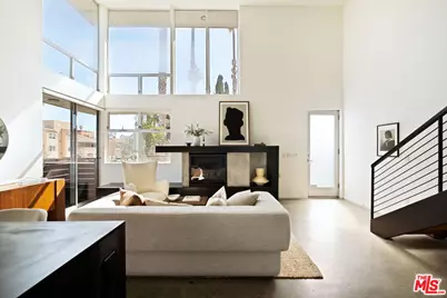 333 S Wilton Pl #2, Los Angeles, CA 90020 - Photo 1