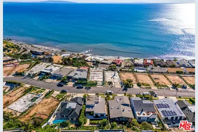 18137 Wakecrest Dr, Malibu, CA 90265 - Photo 1